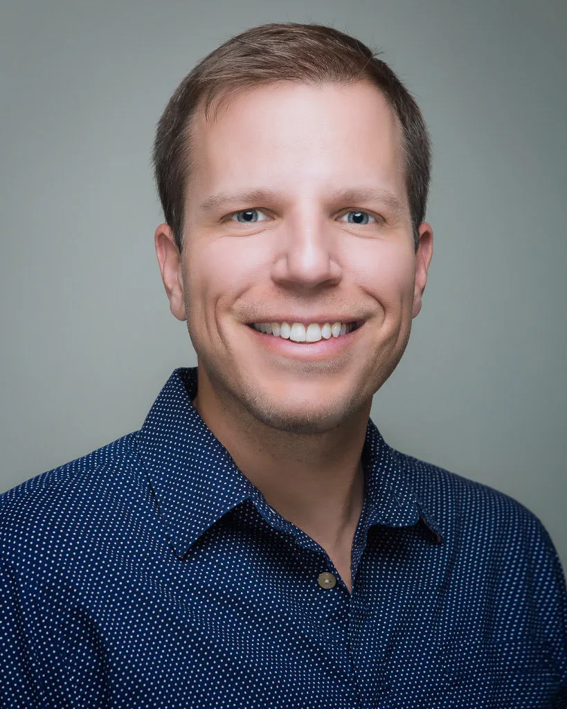 headshot-portrait-photographer-19-1784221852339.webp