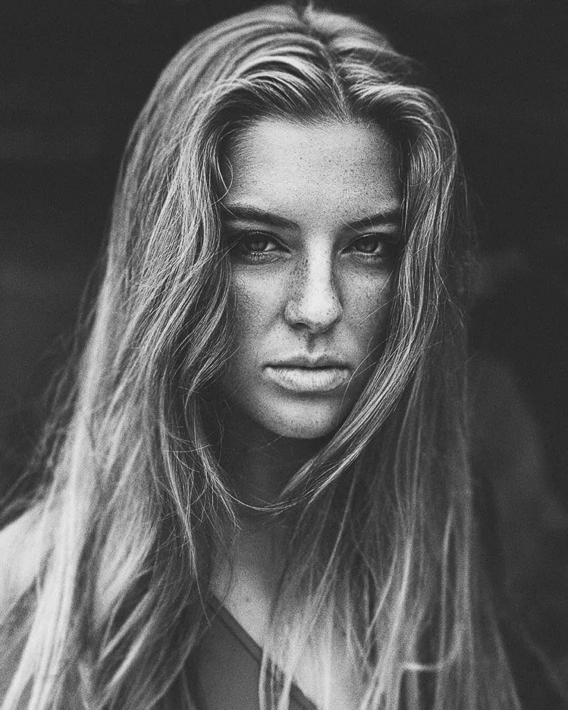 headshot-portrait-photographer-3-1784221851602.webp